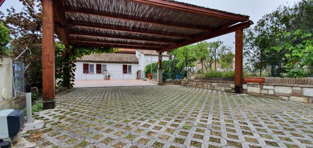 B&B Capo Le Vigne ซีโรโล ภายนอก รูปภาพ