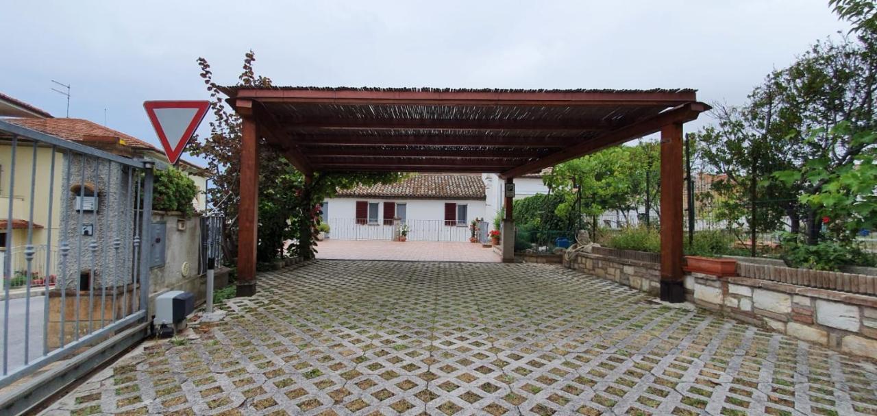 B&B Capo Le Vigne ซีโรโล ภายนอก รูปภาพ