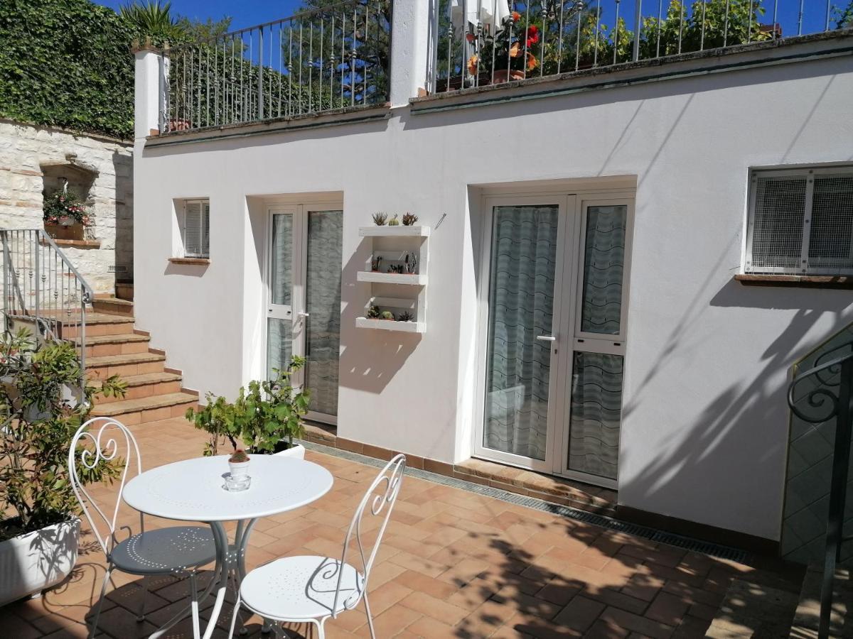 B&B Capo Le Vigne ซีโรโล ภายนอก รูปภาพ