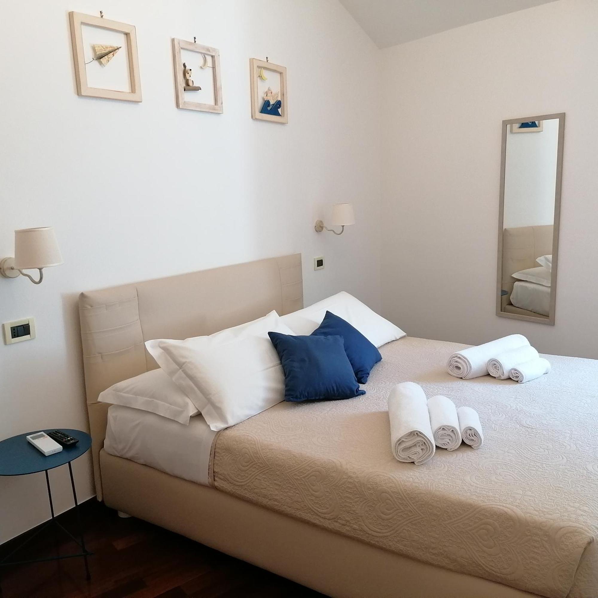 B&B Capo Le Vigne ซีโรโล ภายนอก รูปภาพ